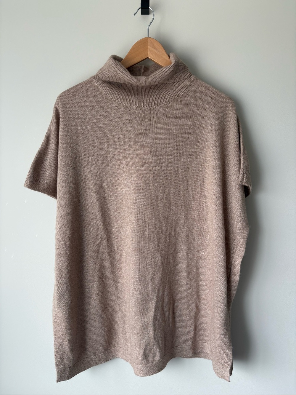 Heyson NWT Beige Wool Blend Short Sleeve Turtleneck Sweater L